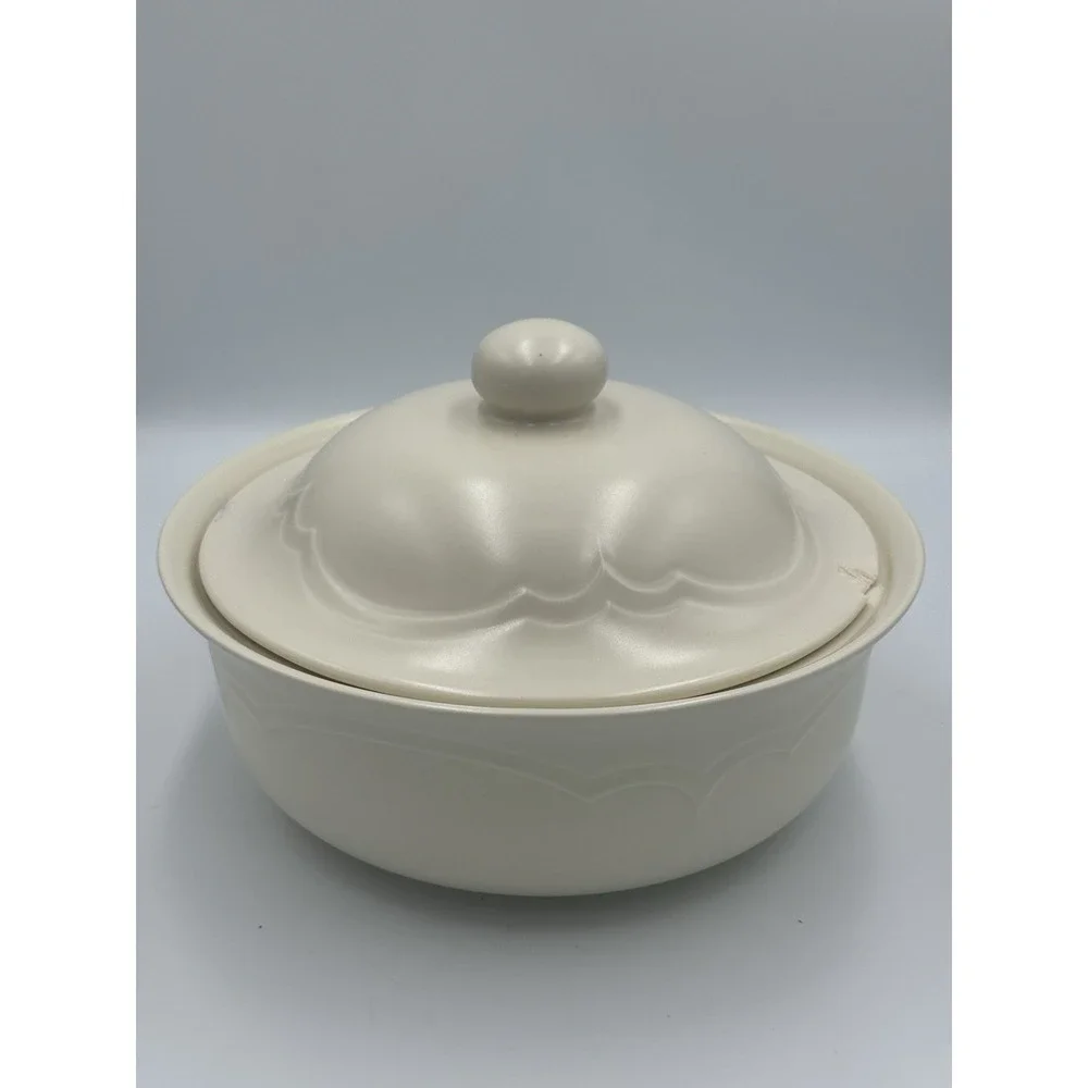 Pfaltzgraff Off White Cream 2Qt Round Covered Casserole Soup Serving Dish & Lid